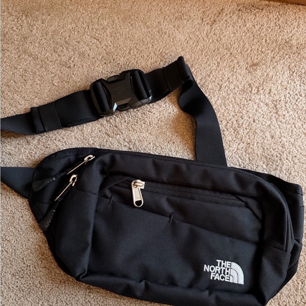 NEW The North Face Black Belt Bag